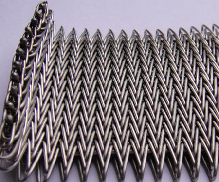 Herringbone mesh belt